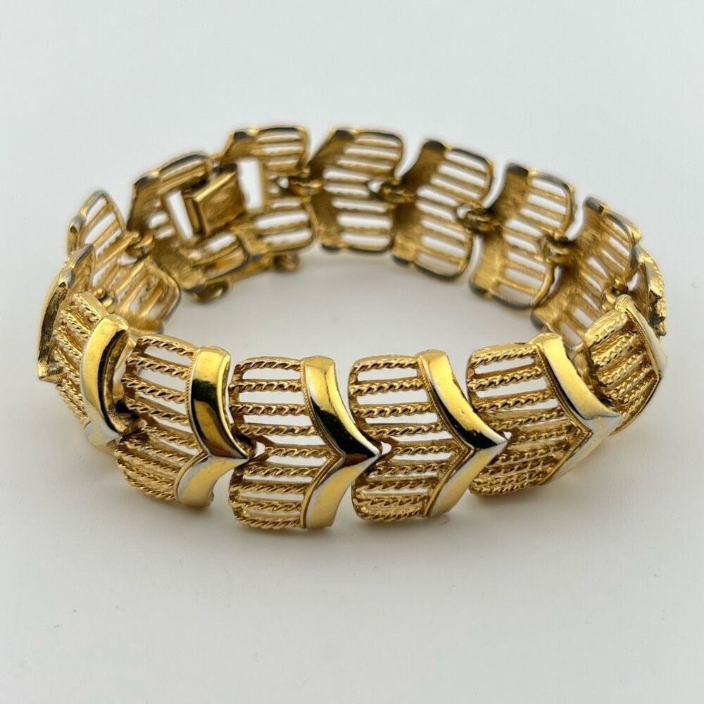 Vintage Monet V-Shaped Panel Link Chain Bracelet Gold Tone